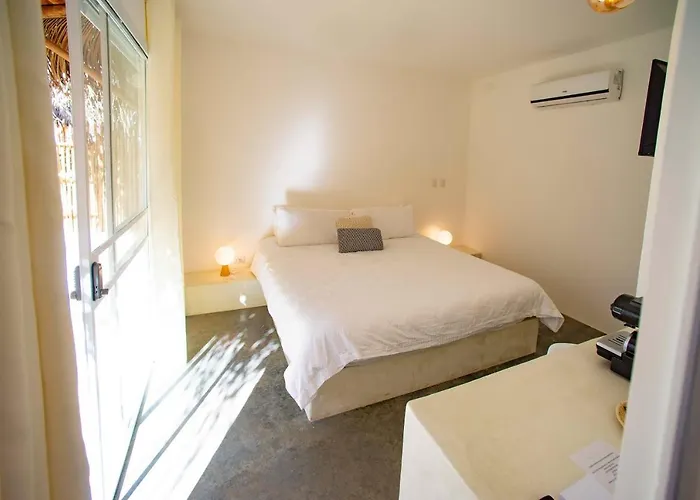 Hotel Yaxa 4*